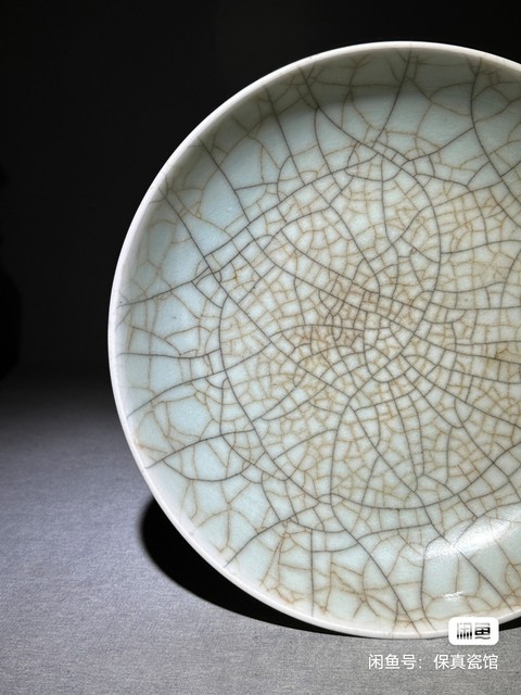 古玩陶瓷哥釉臥盤真品鑒賞圖