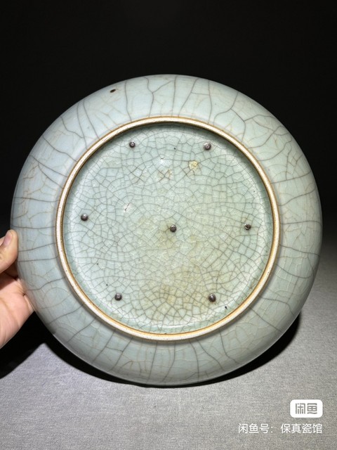 古玩陶瓷哥釉臥盤真品鑒賞圖