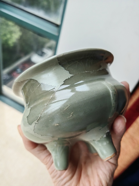 古玩陶瓷龍泉青瓷鬲式爐真品鑒賞圖