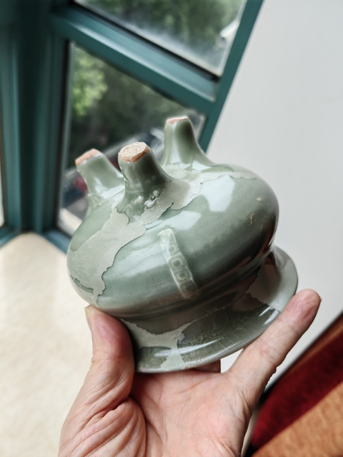 古玩陶瓷龍泉青瓷鬲式爐真品鑒賞圖