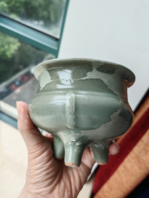 古玩陶瓷龍泉青瓷鬲式爐真品鑒賞圖