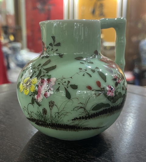古玩陶瓷豆青釉粉彩花鳥(niǎo)紋執(zhí)壺真品鑒賞圖