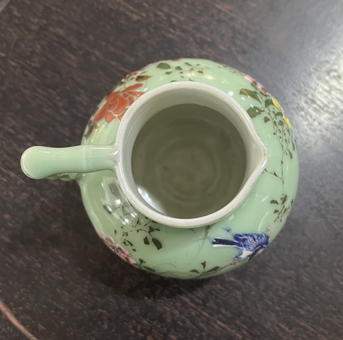 古玩陶瓷豆青釉粉彩花鳥(niǎo)紋執(zhí)壺真品鑒賞圖