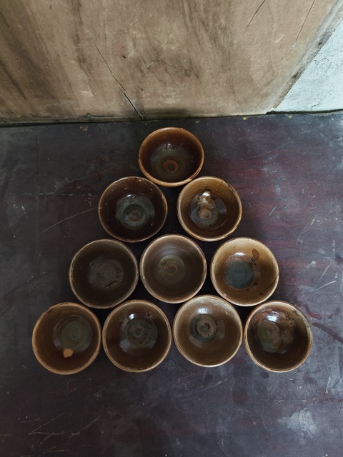 古玩陶瓷褐釉杯真品鑒賞圖