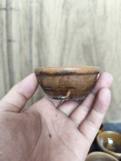 古玩陶瓷褐釉杯真品鑒賞圖
