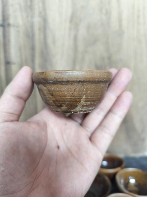 古玩陶瓷褐釉杯真品鑒賞圖