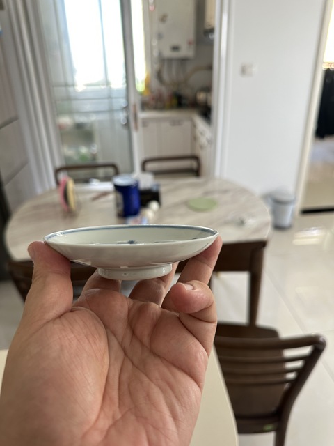 古玩陶瓷花蝶紋青花盤真品鑒賞圖