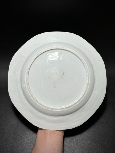 古玩陶瓷乾隆·青花洞石花卉紋八方盤真品鑒賞圖