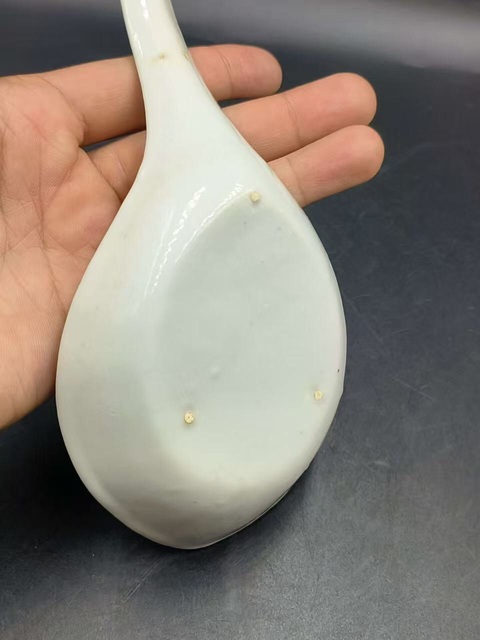 古玩陶瓷(民國)綠地粉彩纏枝花壽紋勺子拍賣,當前價格340元