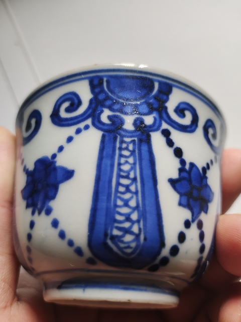 古玩陶瓷清初青花瓔珞紋杯真品鑒賞圖