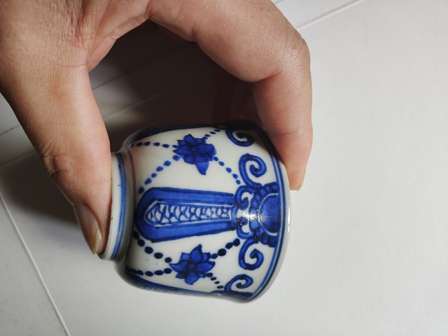 古玩陶瓷清初青花瓔珞紋杯真品鑒賞圖