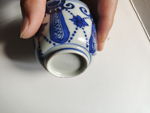 古玩陶瓷清初青花瓔珞紋杯真品鑒賞圖