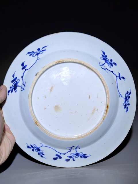 古玩陶瓷人物紋青花盤真品鑒賞圖