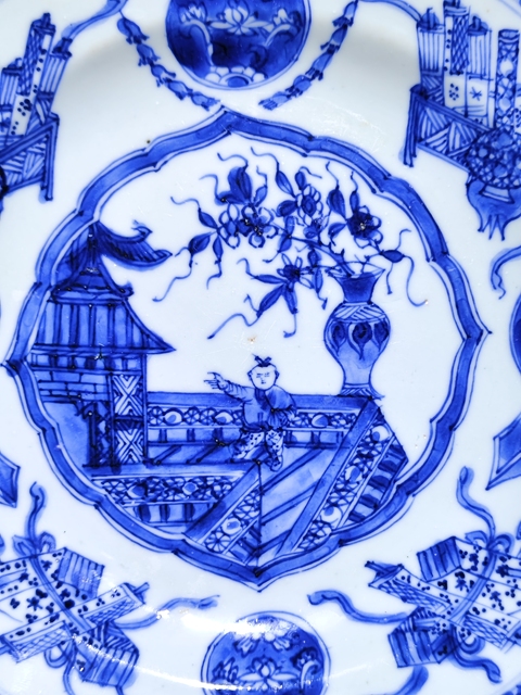 古玩陶瓷人物紋青花盤真品鑒賞圖