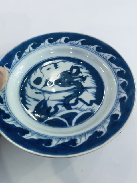 古玩陶瓷青花魚化龍紋盤真品鑒賞圖