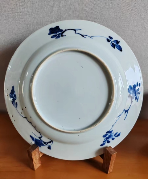 古玩陶瓷人物博古紋青花盤真品鑒賞圖