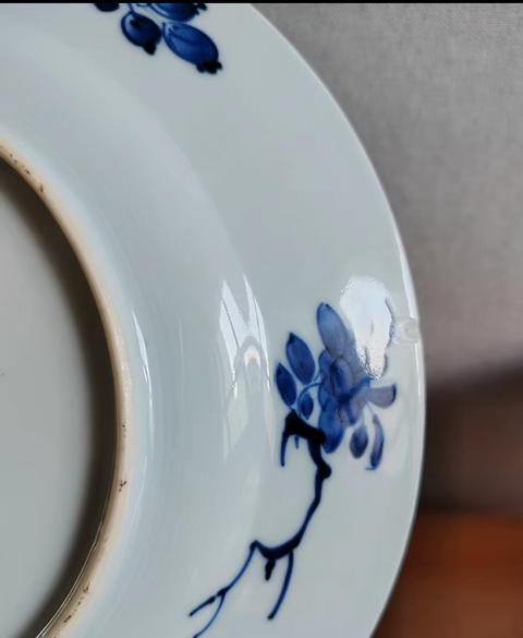 古玩陶瓷人物博古紋青花盤真品鑒賞圖