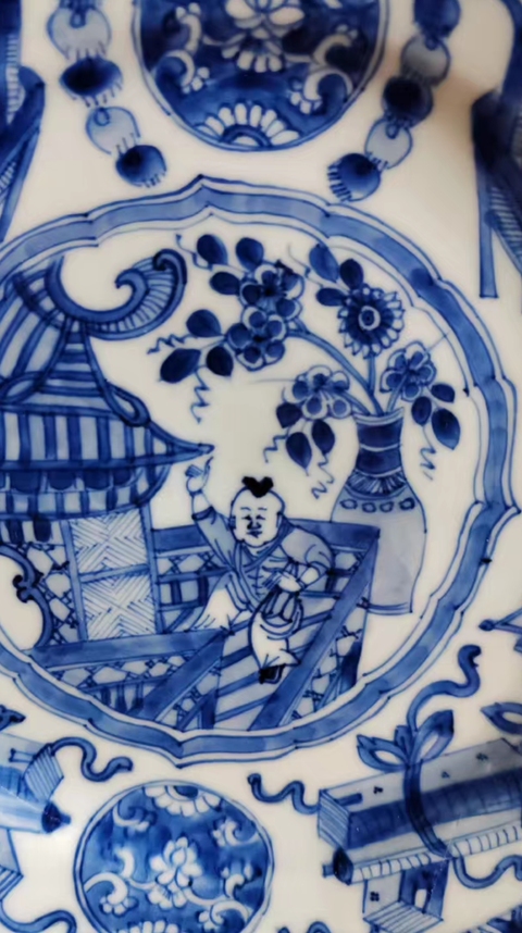 古玩陶瓷人物博古紋青花盤真品鑒賞圖