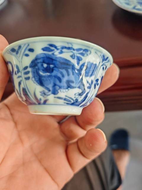 古玩陶瓷青花瑞獸圖杯碟真品鑒賞圖