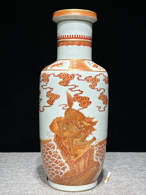 古玩陶瓷礬紅描金瑞獸紋棒槌瓶真品鑒賞圖