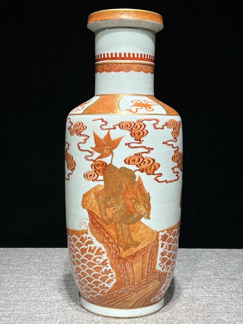 古玩陶瓷礬紅描金瑞獸紋棒槌瓶真品鑒賞圖