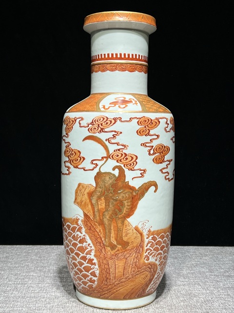 古玩陶瓷礬紅描金瑞獸紋棒槌瓶真品鑒賞圖