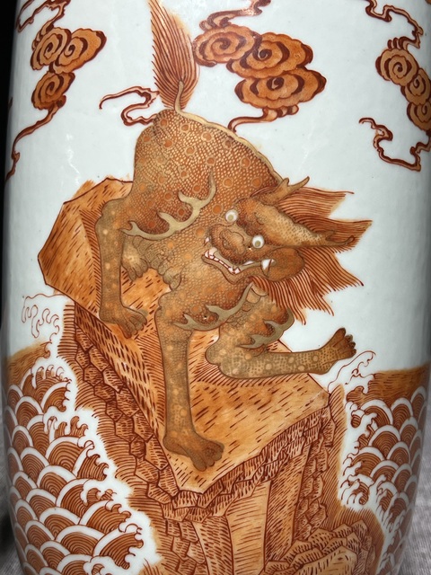 古玩陶瓷礬紅描金瑞獸紋棒槌瓶真品鑒賞圖