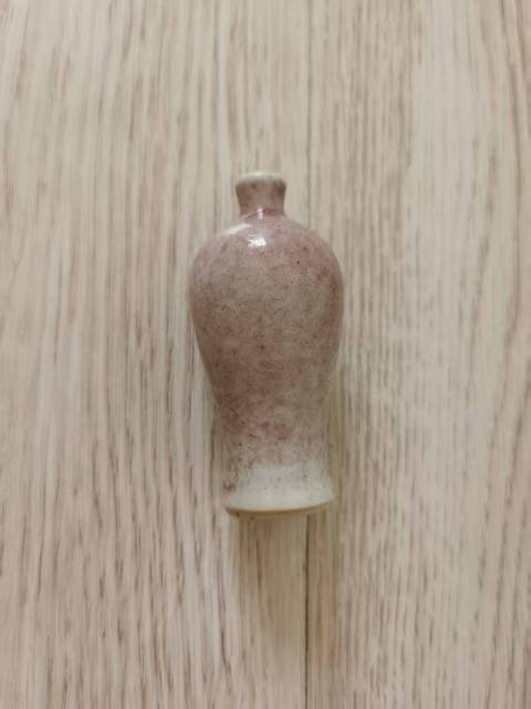 古玩陶瓷紅哥釉鼻煙壺真品鑒賞圖