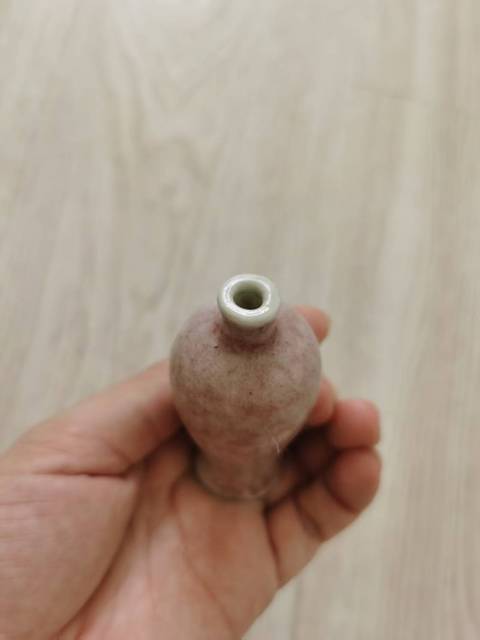 古玩陶瓷紅哥釉鼻煙壺真品鑒賞圖