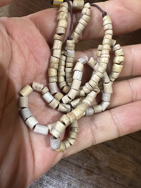 古玩玉器三四千年素紋玉珠管拍賣(mài)，當(dāng)前價(jià)格2888元
