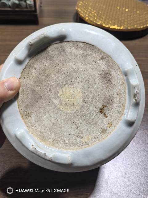 古玩陶瓷龍紋青花三足筒式香爐真品鑒賞圖
