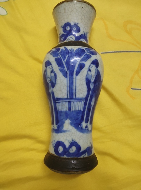 古玩陶瓷哥釉青花人物故事觀音瓶真品鑒賞圖