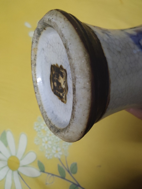 古玩陶瓷哥釉青花人物故事觀音瓶真品鑒賞圖
