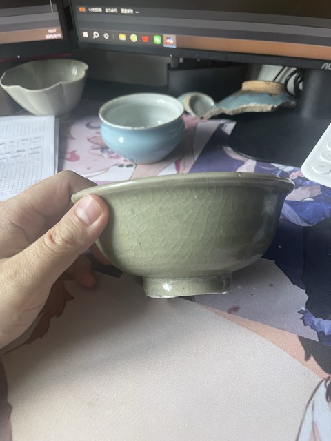 古玩陶瓷龍泉窯青釉碗真品鑒賞圖