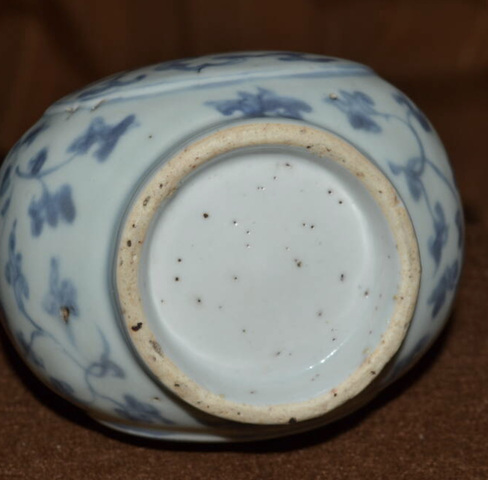 古玩陶瓷青花獅紋截口瓶真品鑒賞圖