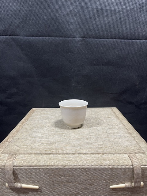 古玩陶瓷晚明德化窯白釉杯真品鑒賞圖