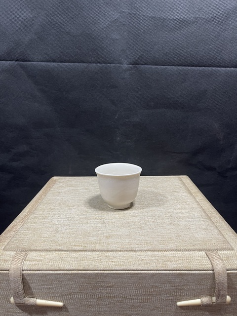 古玩陶瓷晚明德化窯白釉杯真品鑒賞圖