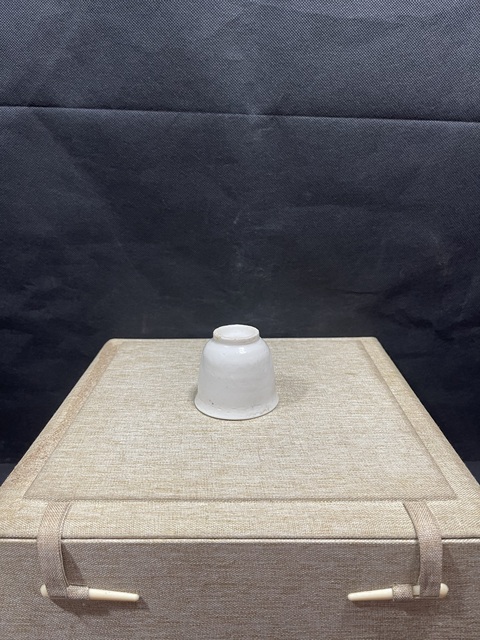 古玩陶瓷晚明德化窯白釉杯真品鑒賞圖