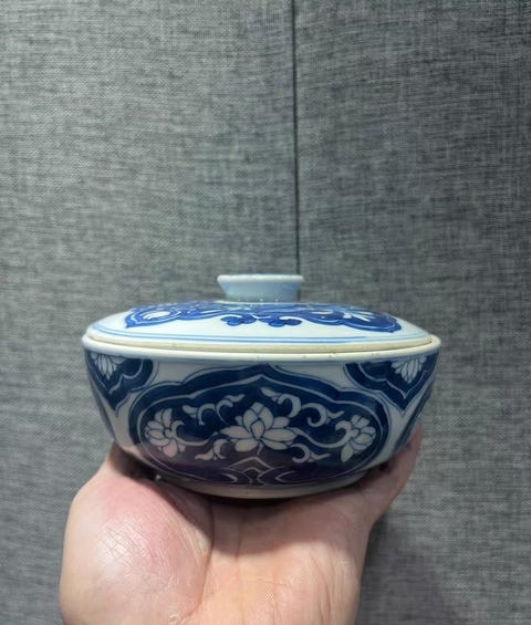 古玩陶瓷青花蓋盆真品鑒賞圖