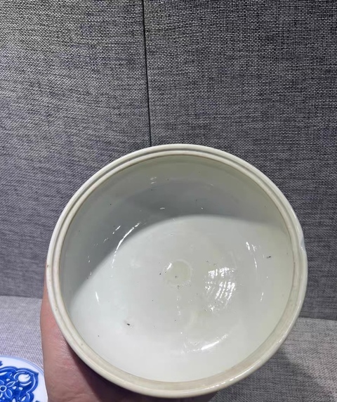 古玩陶瓷青花蓋盆真品鑒賞圖
