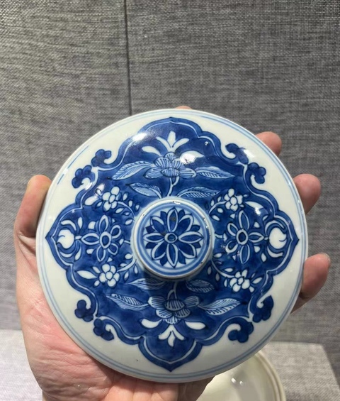 古玩陶瓷青花蓋盆真品鑒賞圖