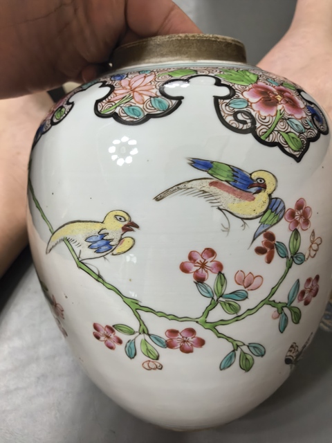 古玩陶瓷19世紀(jì) 粉彩花鳥(niǎo)紋罐（歐洲瓷）真品鑒賞圖