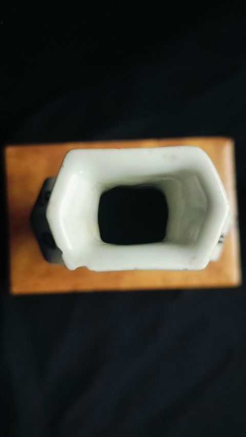 古玩陶瓷粉彩四愛圖六方瓶真品鑒賞圖