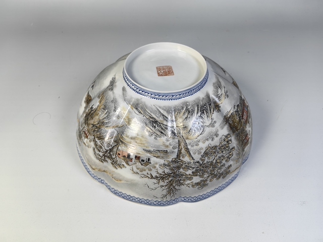 古玩陶瓷70.80年代粉彩風景山水人物紋蛋殼瓷花口碗真品鑒賞圖