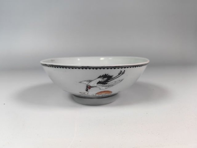 古玩陶瓷民國粉彩松鶴延年碗真品鑒賞圖