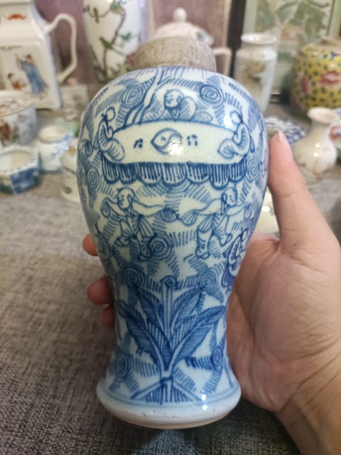 古玩陶瓷青花淡描嬰戲圖雞腿瓶拍賣，當前價格3500元