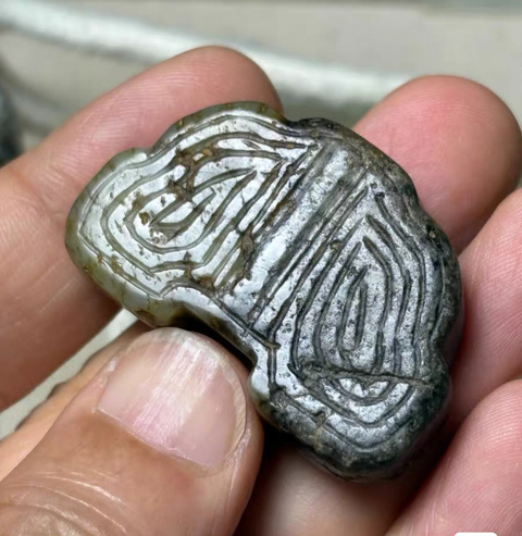 古玩玉器玉螭龍劍格真品鑒賞圖