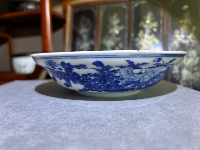 古玩陶瓷青花花卉紋折腰盤真品鑒賞圖