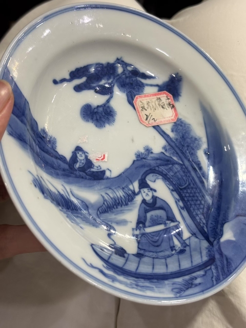 古玩陶瓷人物紋青花盤真品鑒賞圖