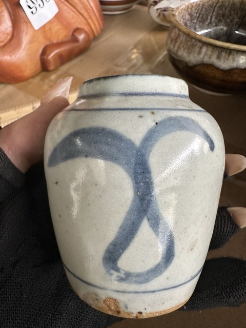 古玩陶瓷明末清初 青花花卉紋蓋罐真品鑒賞圖